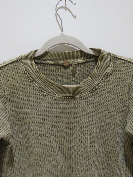 FREE PEOPLE FP ONE Cropped Interlaken Thermal Top Moss Green Small Boho Casual - Picture 4 of 15